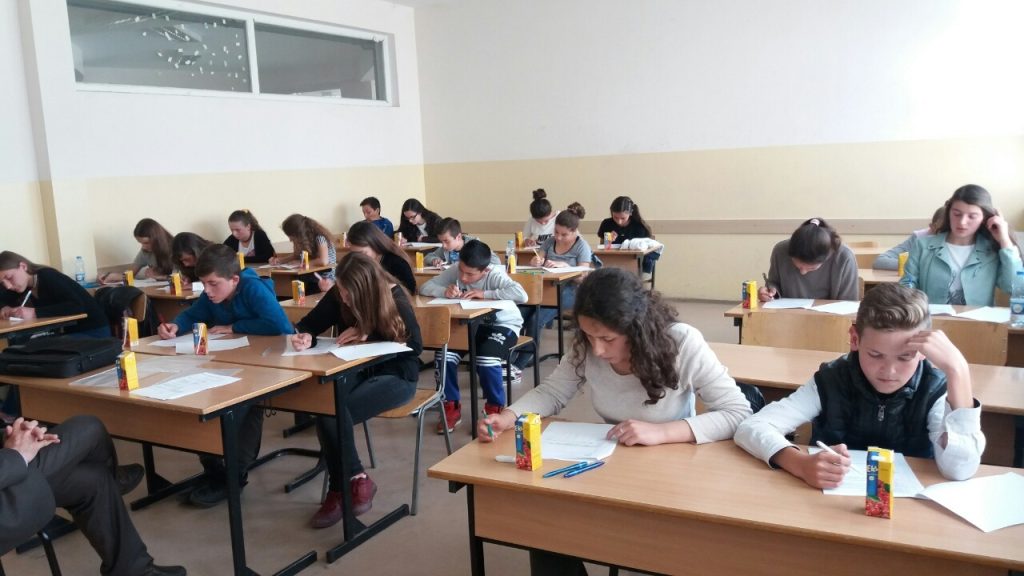 Pas 2 vitesh pandemi, shkollat i kthehen normalitetit! Nga nesër, nxënësit mësim pa turne
